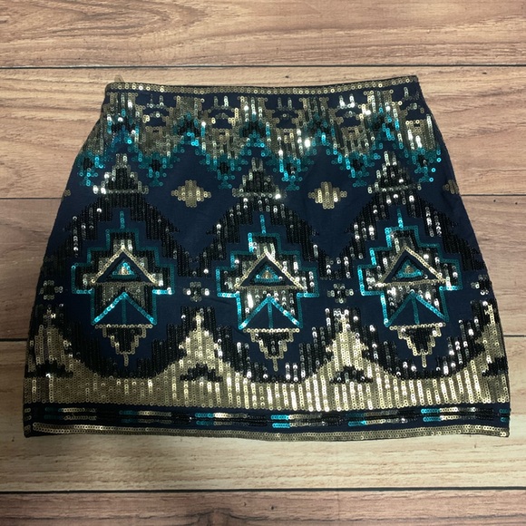 verty Dresses & Skirts - NWT Verty stretchy sequin navy blue bodycon skirt